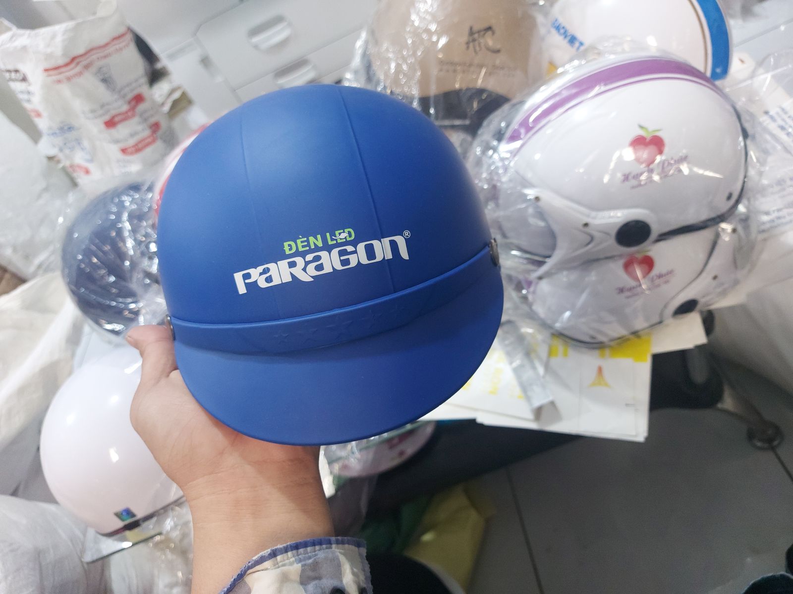 mủ bảo hiểm quà tặng in theo yêu cầu thương hiệu đèn led PARAGON