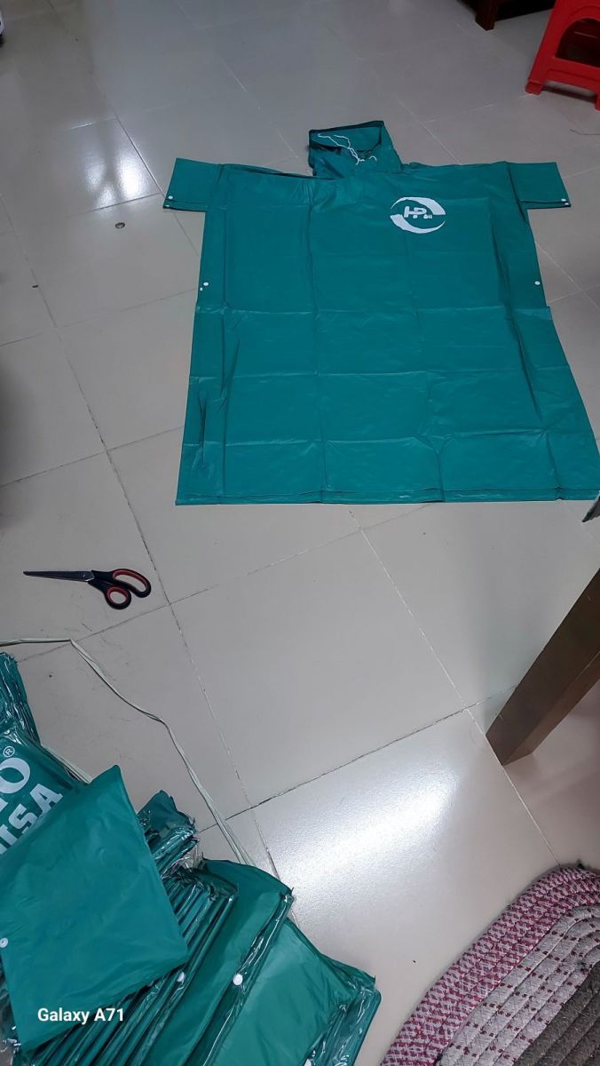 xưởng in áo mưa quà tặng theo yêu cầu thương hiệu HPNANO