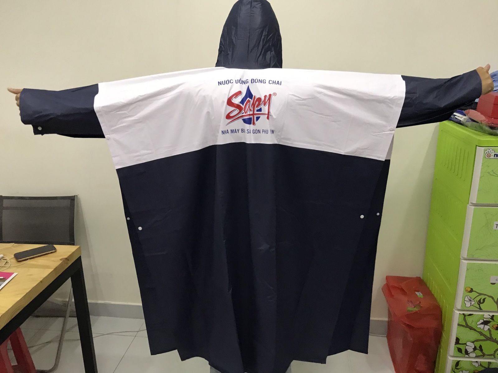 áo mưa quà tặng in logo theo yêu cầu nước uốn SAPY CTY BIA SÀI GÒN PHÚ YÊN