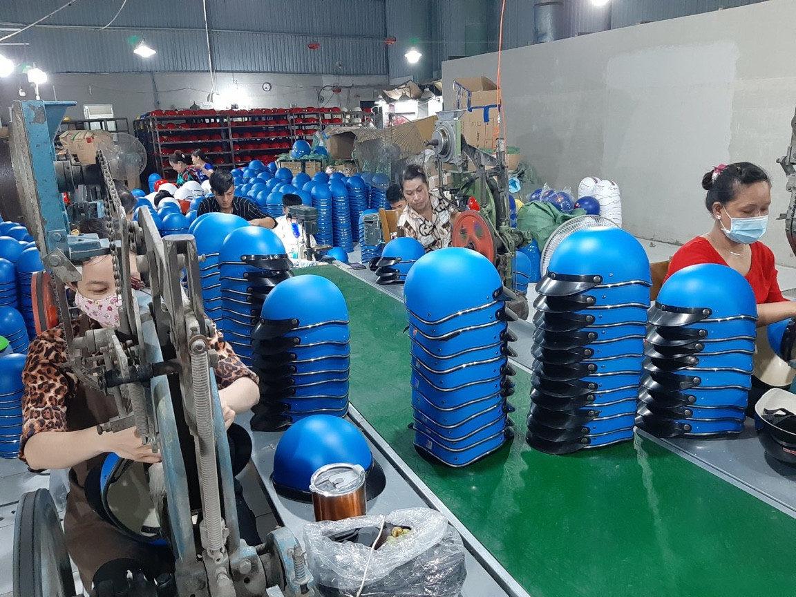 xưởng sx nón bảo hiểm quà tặng tại HCM- Rồng Xanh Helmet