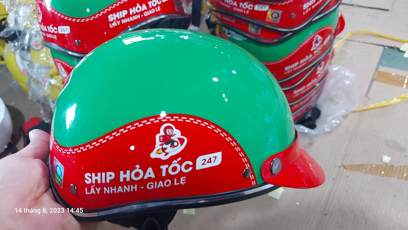 mủ bảo hiểm in logo theo yêu cầu thương hiệu ship hoả tốc 2022