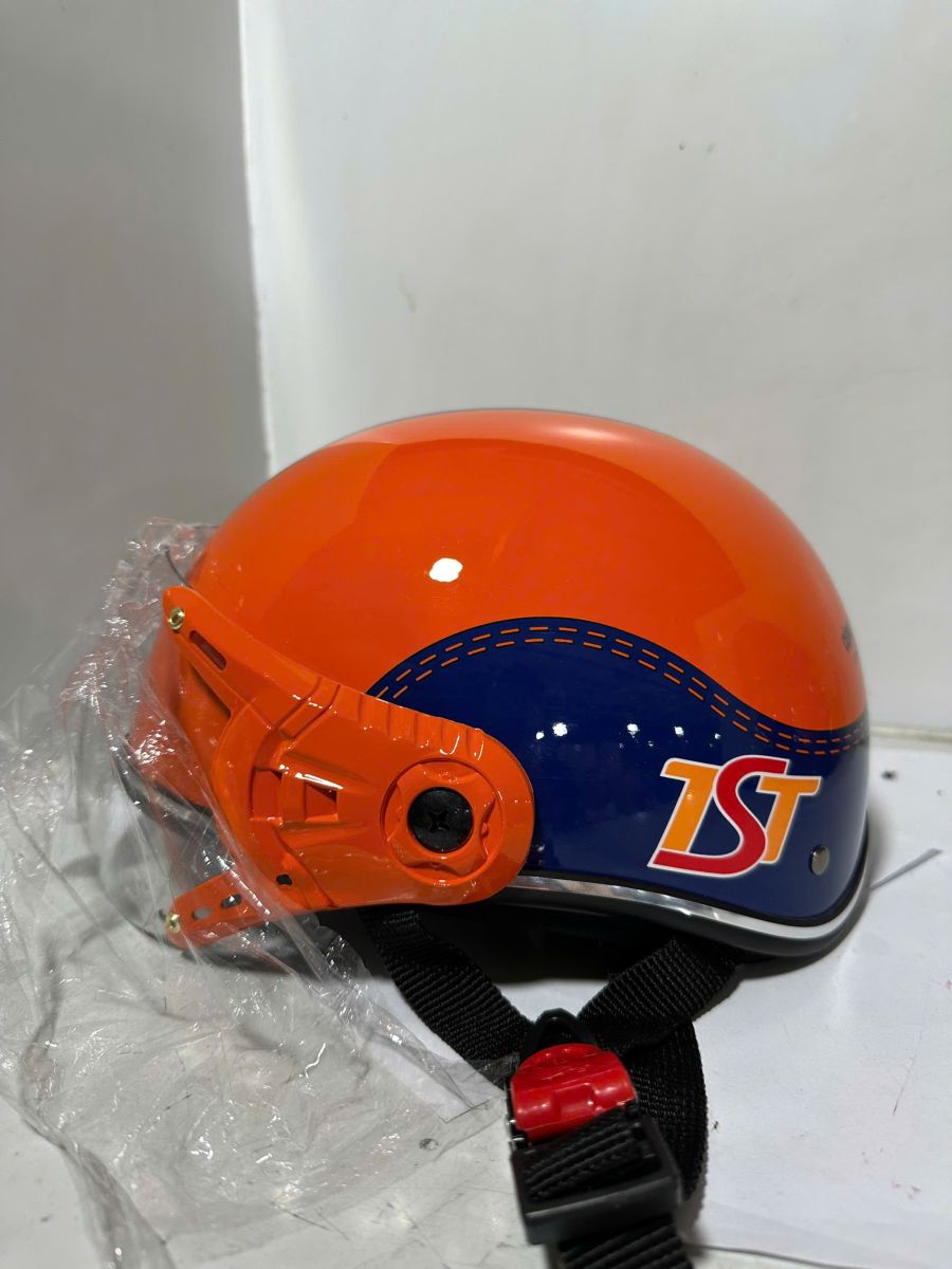 nón bảo hiểm in logo công ty TST
