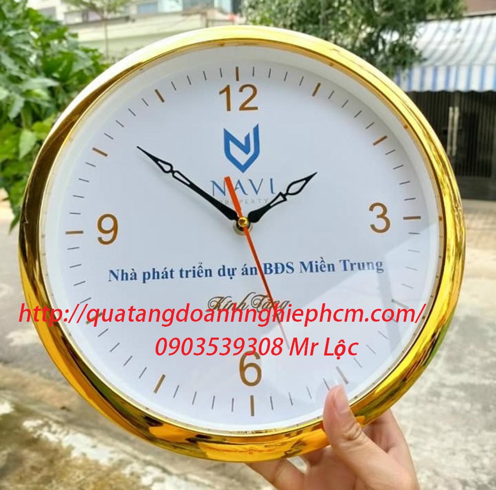 đồng hồ treo tường in logo navi