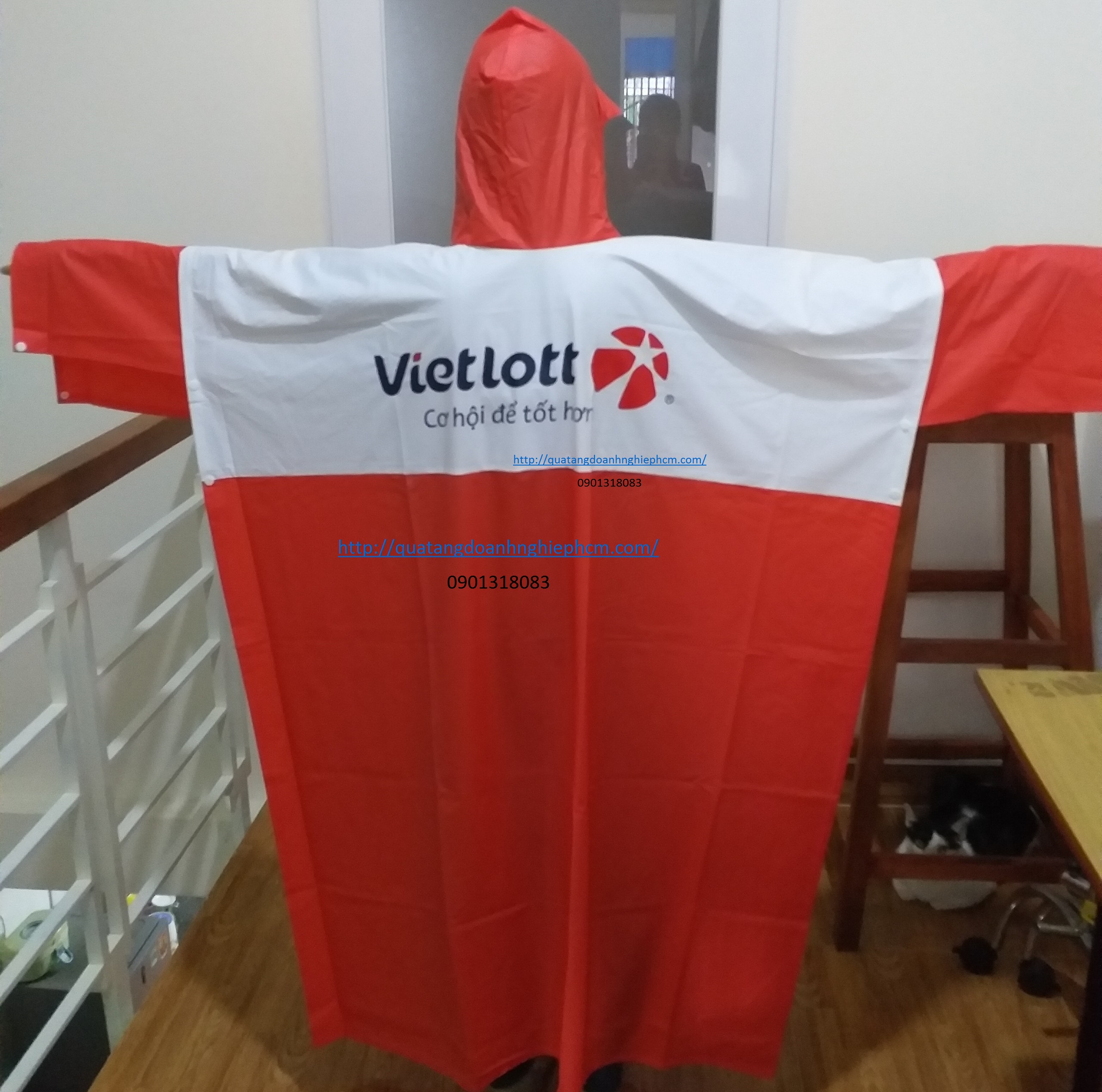 áo mưa quà tặng in logo thương hiệu vietlot 2023